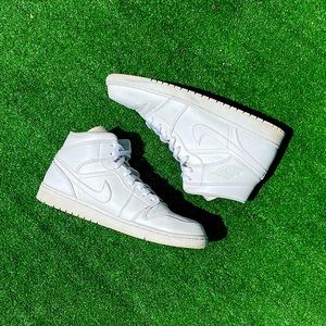 AIR JORDAN 1 MID 'TRIPLE WHITE'
